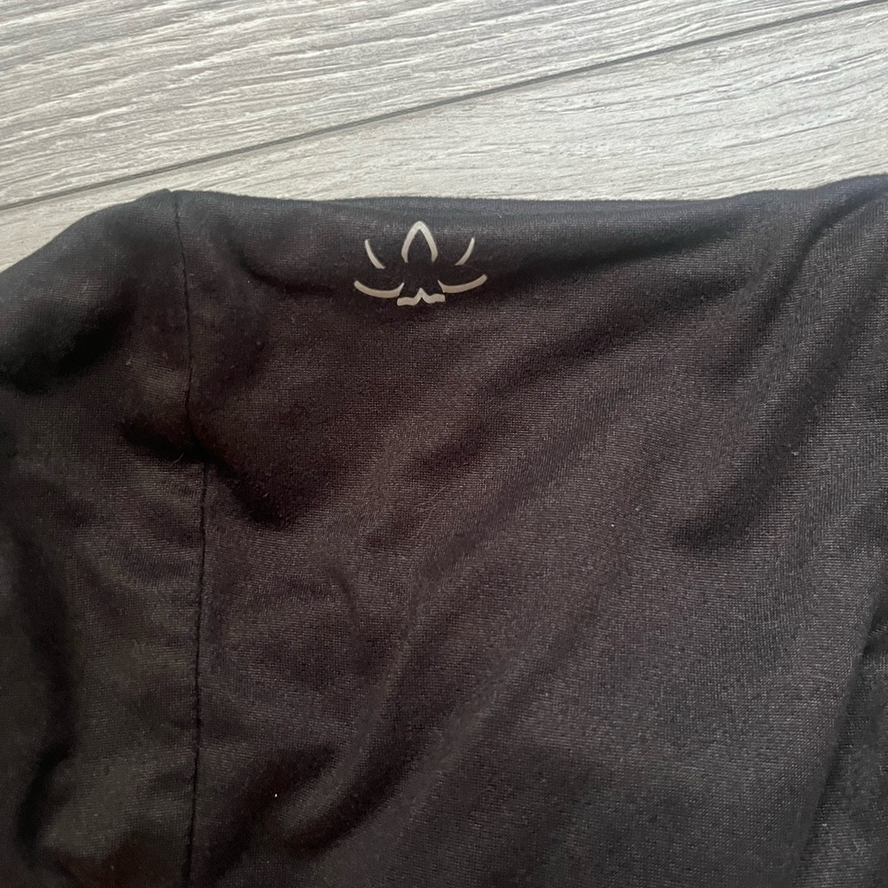 Beyond Yoga Black Infinity Scarf Pocket Fall Winter Casual Accessory Warm Cozy - Picture 5 of 5